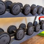Latini_Fitneßraum_3 Multiple weights in a gym.
