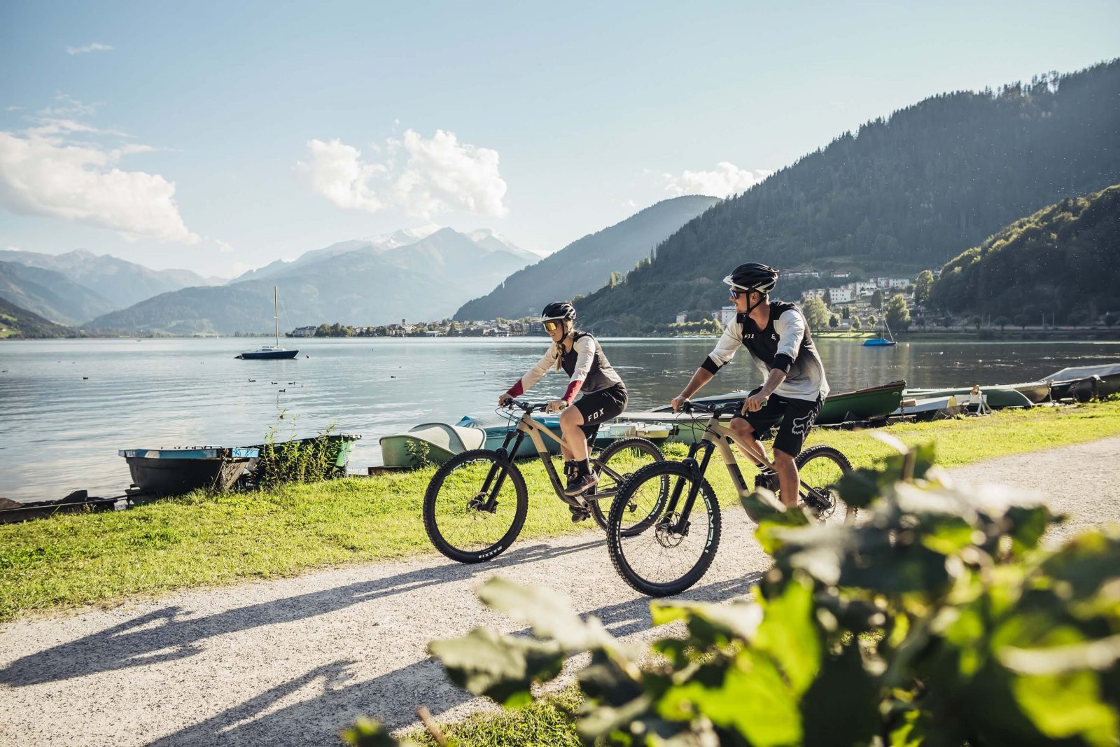 <p><em>Willkommen</em><br />zum Radfahren</p>