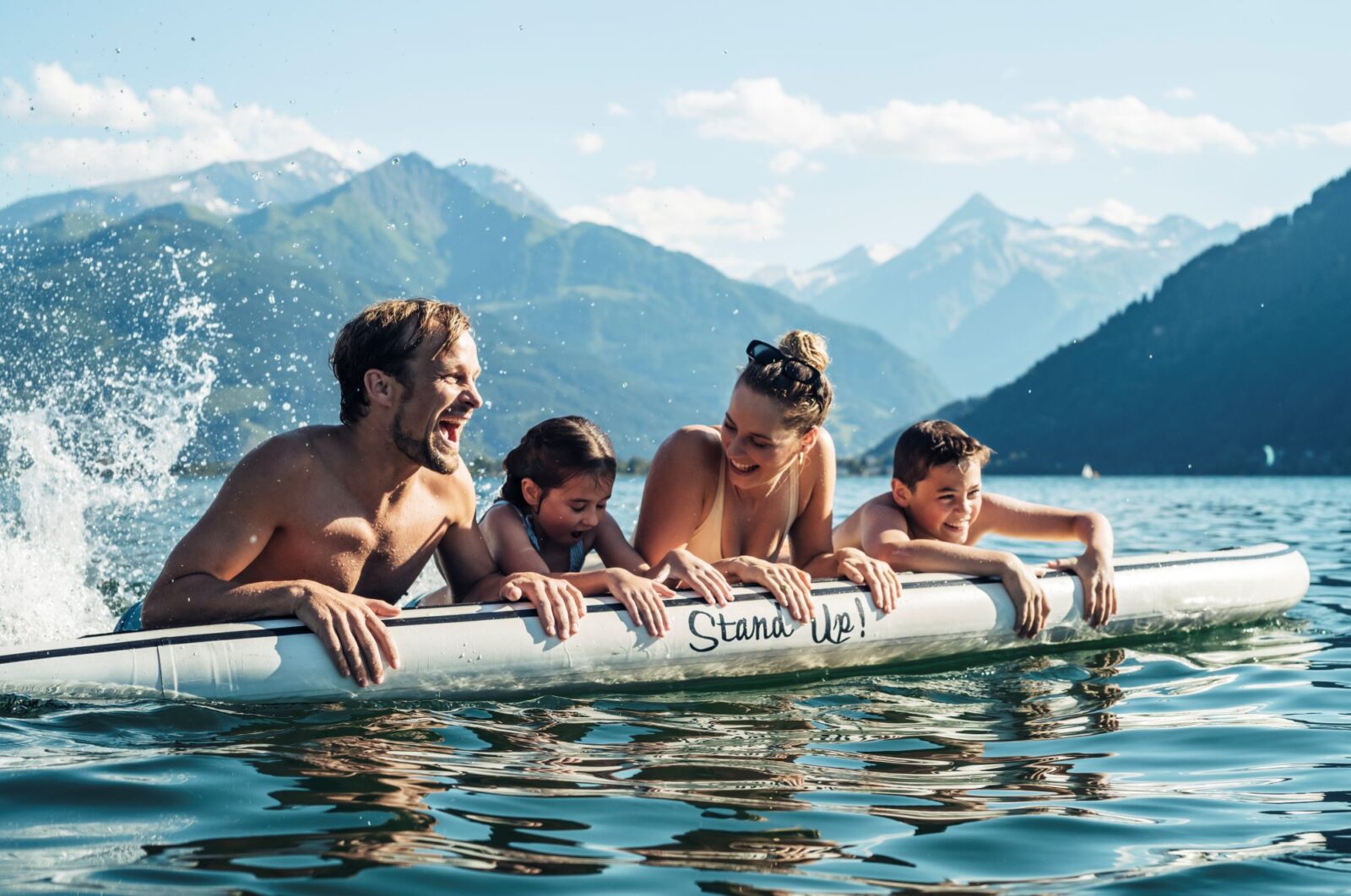 <p><em>Willkommen</em><br />
zum Familienurlaub</p>
